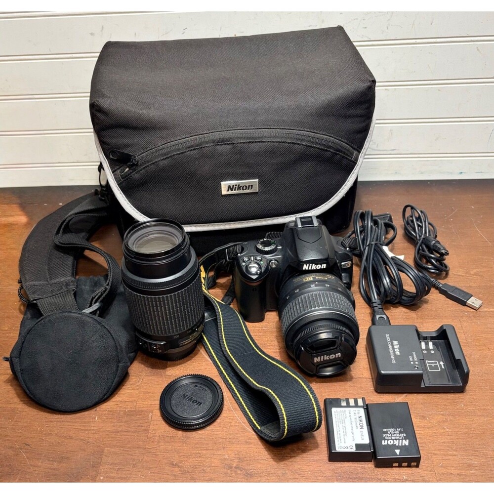 Nikon D60 10.2MP Digital SLR Camera w/18-55mm & 55-200mm Zoom Lens bundle